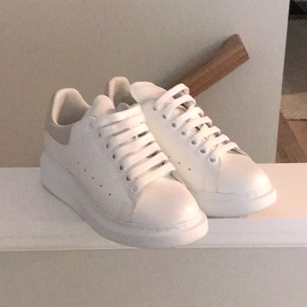 Alexander McQueen Women's White and Pink Sneakers